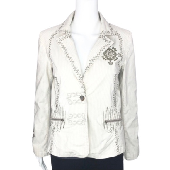 Johnny Was Jackets & Blazers - Johnny Was 3J Workshop embroidered Roxanna jacket.